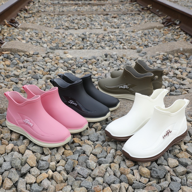 새로운 비 신발 여성 패션 짧은 장화 방수 캐주얼 한국식 외부 고무 신발 짧은 오버 슈즈 미끄럼 방지