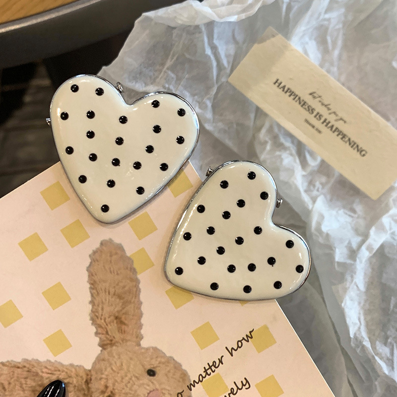 Korean-Style White Polka Dot Heart Hair Clip for Women 2025 New Cute Playful Bangs Clip Versatile Duckbill Clip
