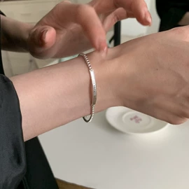 戒指;项链;耳钉