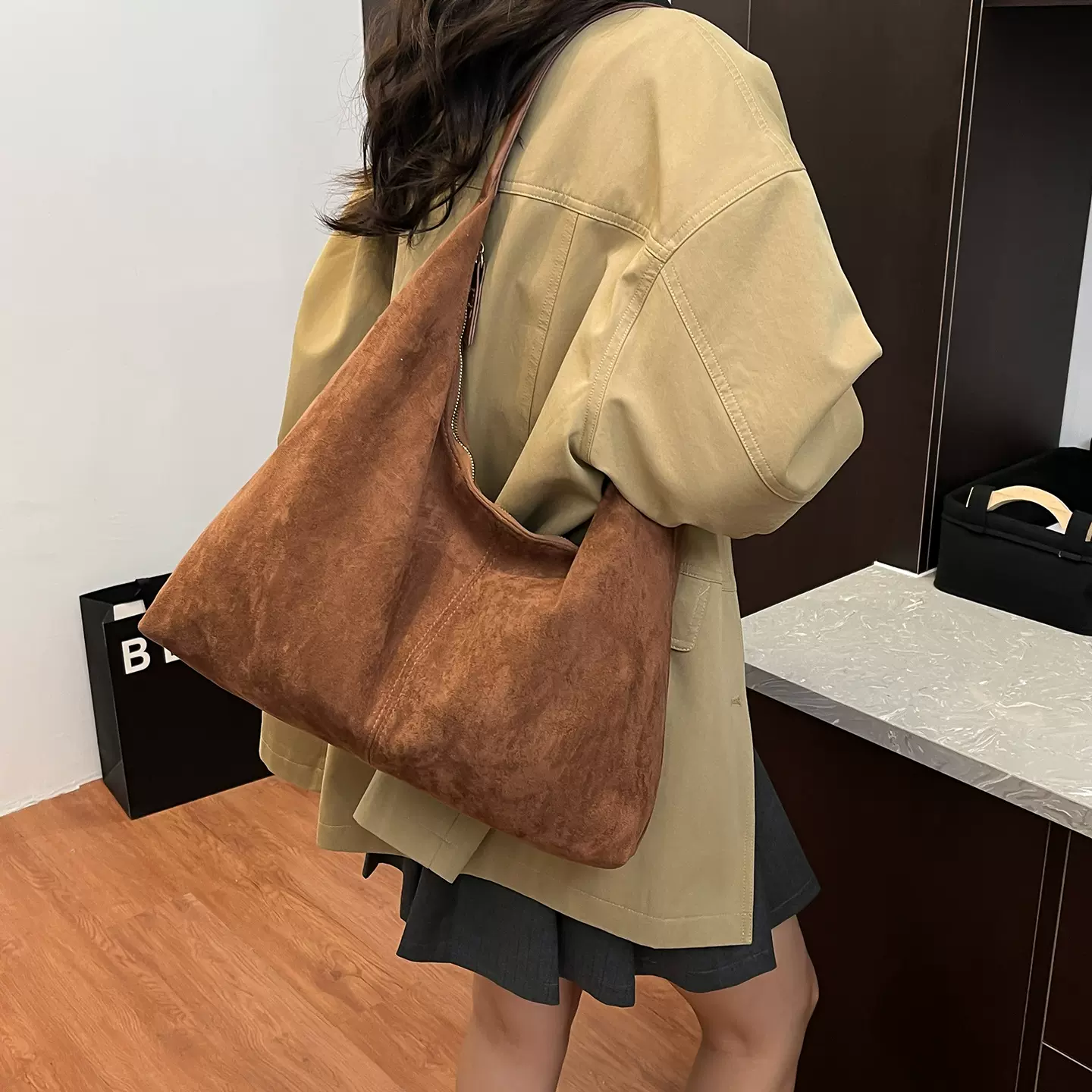 秋冬复古包包女磨砂质感流行纯色洋气单肩包休闲大容量通勤托特包