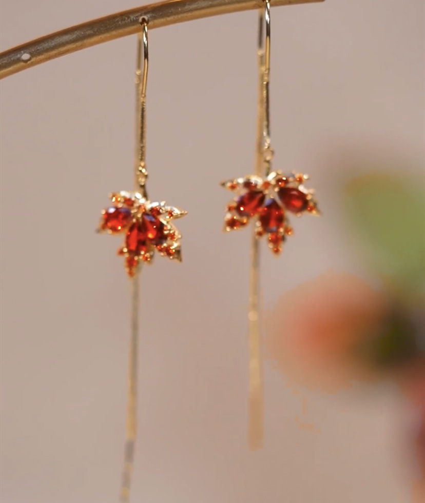 Chinoiserie Fashion Maple Leaf Copper Inlay Zircon Earrings