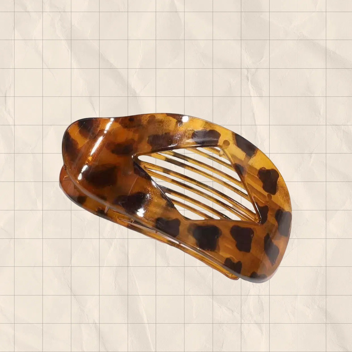 다이아몬드 모양의 광택이 나는 노란색 표범 무늬