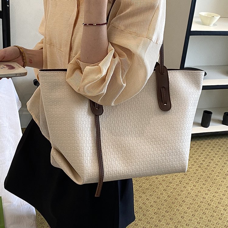 2026 New Style Woven Women's Bag, Casual and Stylish Solid Color Shoulder Bag, College Student Tote Bag, Fashionable Commuting Large Capacity Bag