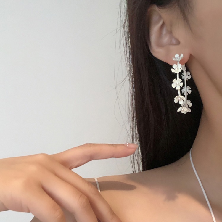 Korean Style Flower Frosted Big Circle Earrings display picture 6