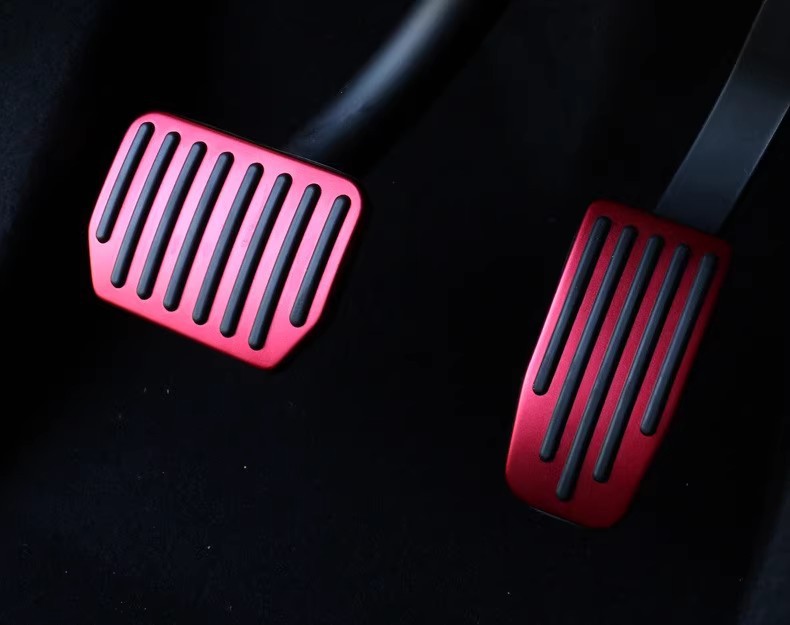 Suitable for Tesla's New Version of Model Y's New M3 Accelerator Brake Pedal Metal Modified Silver Plate Accessories