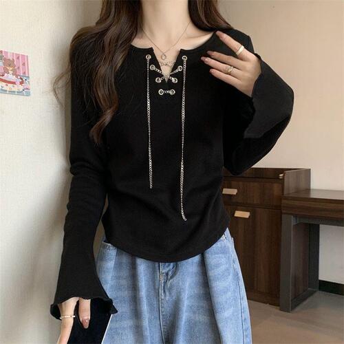 Women's Oversized Casual Belly-Hiding V-Neck Long-Sleeve Base Shirt for Spring and Autumn, Unique and Chic Chain-Link Short Top