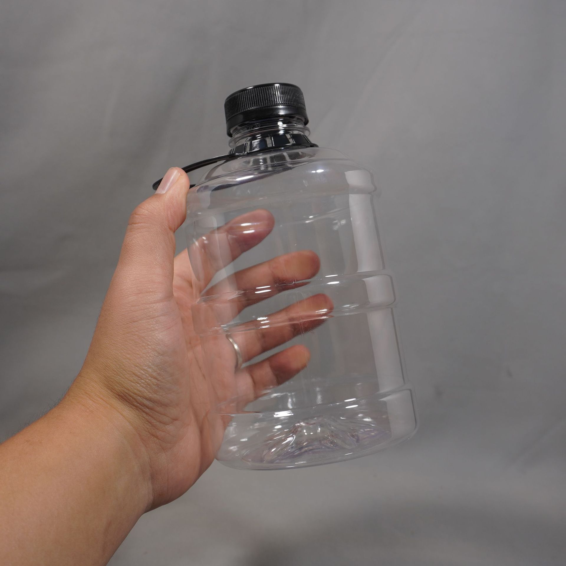 1升1000ml2斤装吨吨桶pet材质全新密封瓶鸡尾酒桶摇摇杯冷泡茶用