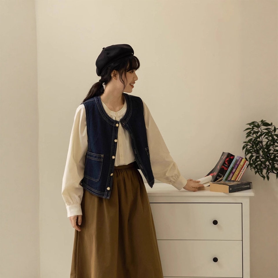 Áo vest denim nữ không tay cổ chữ V phối lớp phong cách retro, dáng ôm tôn dáng, dài 50–65 cm — Áo vest denim màu xanh (hàng có sẵn), Áo vest màu xanh đậm (có sẵn), Áo vest màu xanh đậm chi tiết 11