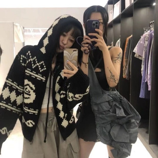 open yy23���õ����¹�͹��Ứ����ᘿ��ڰ�ײɫ�_��ë������Ů