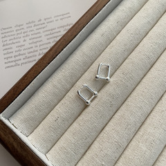 All-over S925 sterling silver U-shaped round bead earrings for women Korean style simple basic earrings and earrings manufacturer wholesale