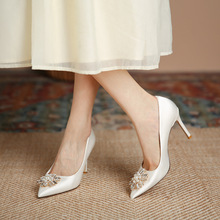 2022新款高跟鞋女細跟雪花扣尖頭淺口綢緞女婚鞋白色新娘伴娘婚鞋
