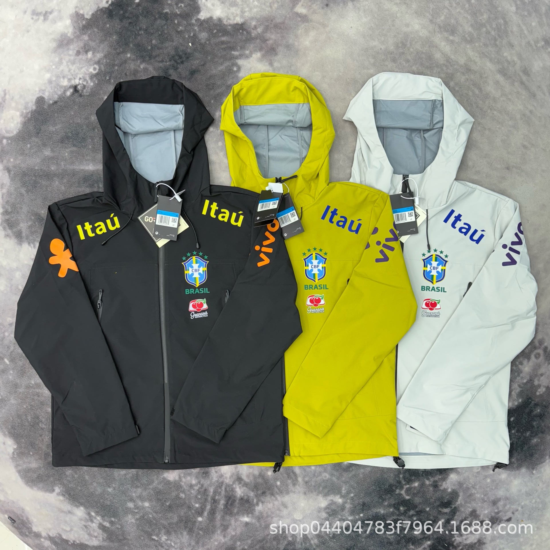 Thin Hardshell Jacket for Men and Women, Breathable, Waterproof, Windproof, Suitable for Outdoor Hiking, Commuting, Sun Protection, Lightweight and Versatile for Spring and Summer