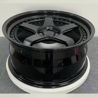 Hub aluminum alloy suitable for