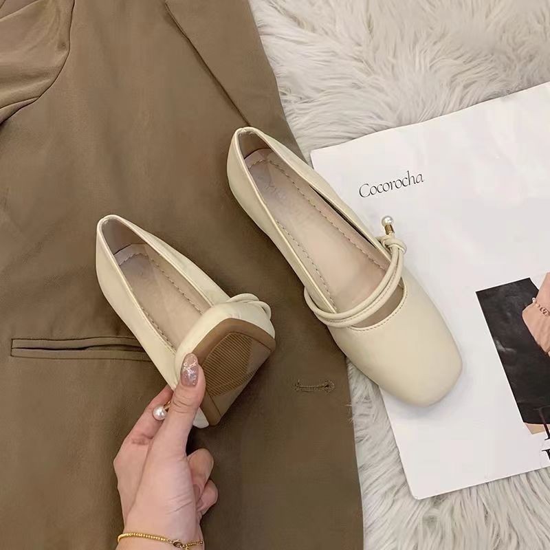 Retro estilo francés con suela gruesa y superficial zapatos de una sola mujer 2026 nueva primavera pequeña altura con zapatos de falda mary-zhen
