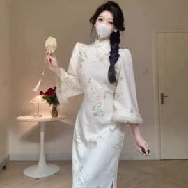 新中式国风改良旗袍碎花连衣裙女秋冬季高级感气质修身包臀长裙子