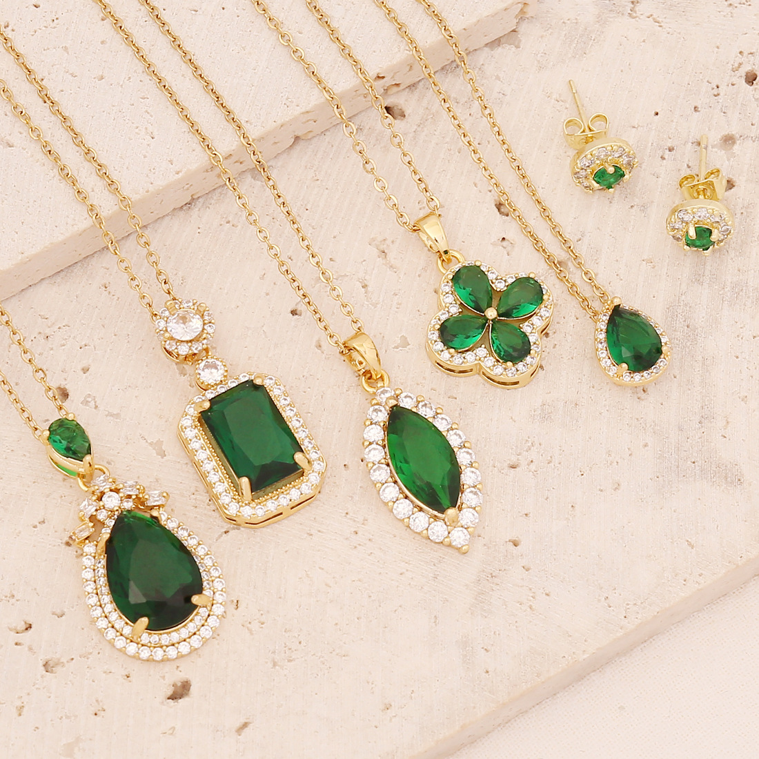 new retro emerald zircon inlaid pendent copper necklace clavicle chain