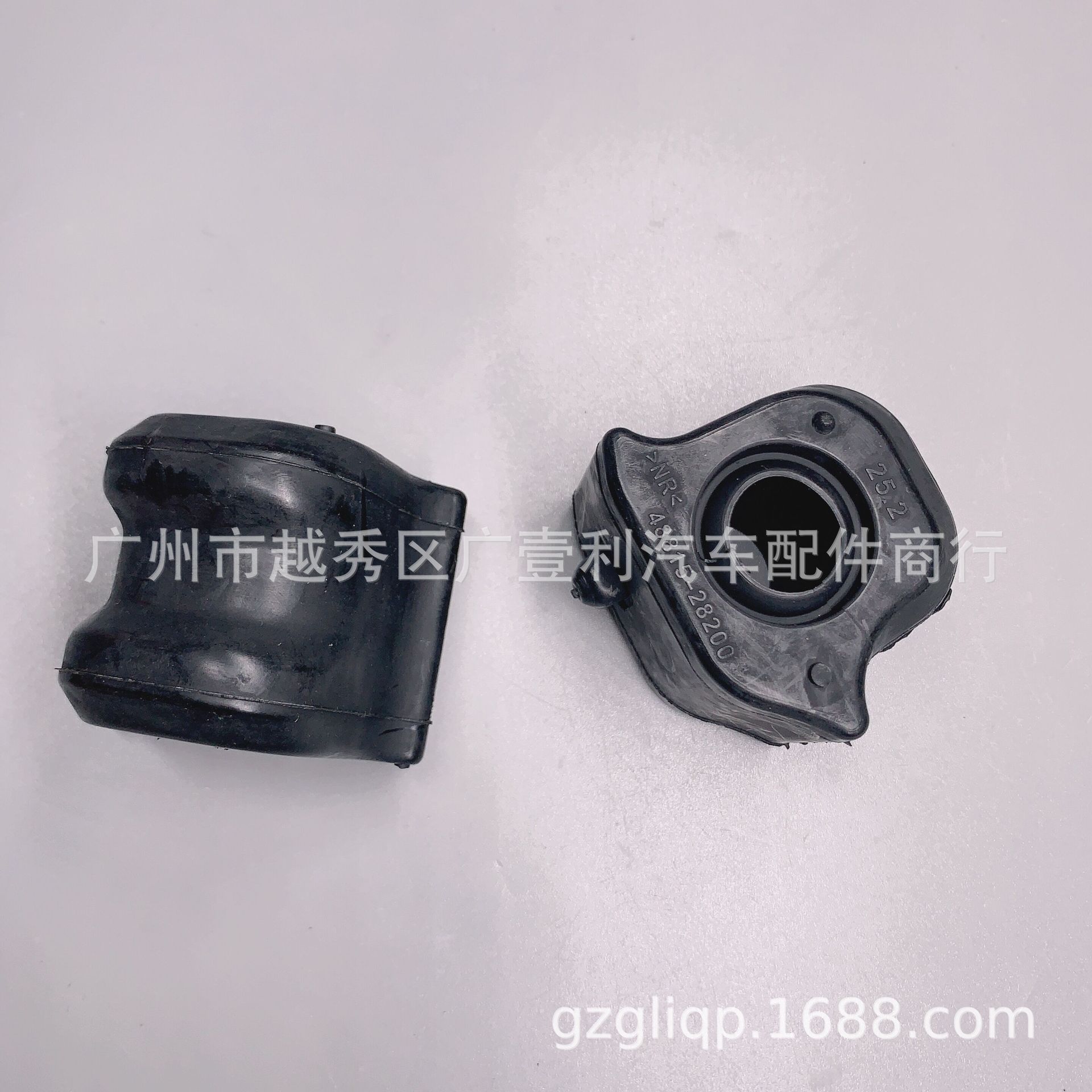 Suitable for 48815-28200 48815--0f040 ELFA GGH20 GSR50 front parallel Rod rubber sleeve LH