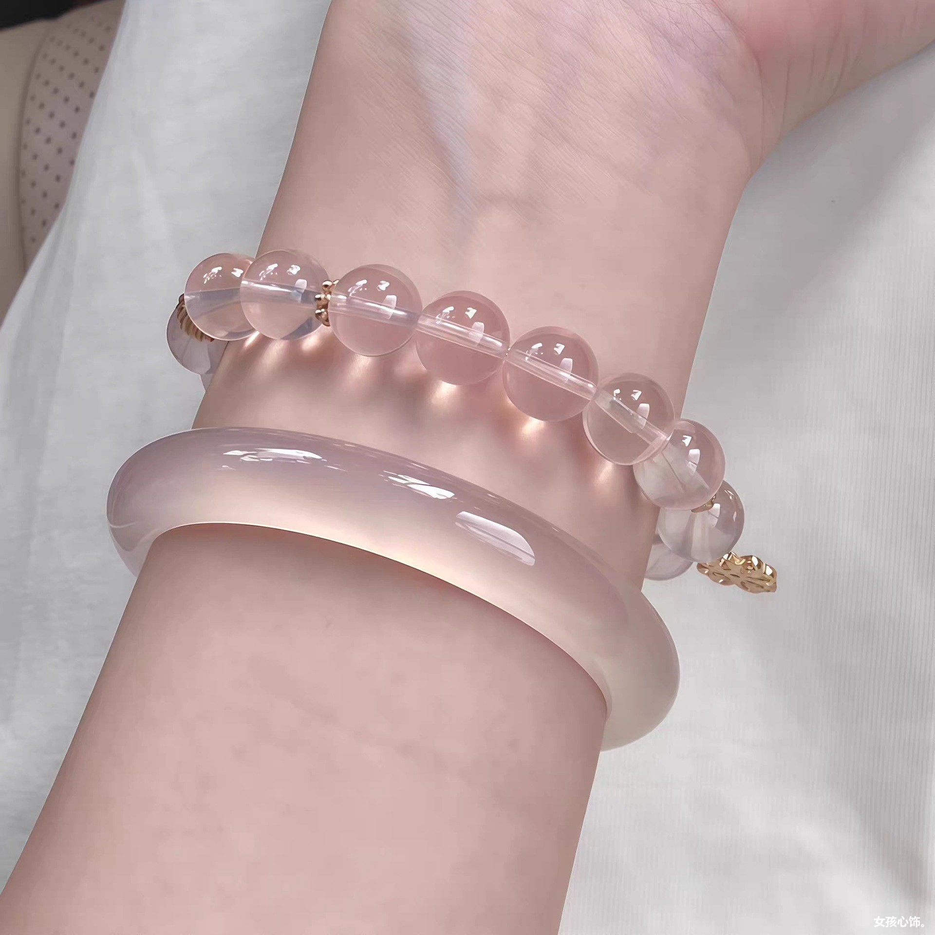 天然藕粉玉髓手镯高冰香槟金粉玛瑙手镯女款冰透香槟粉情人节送礼