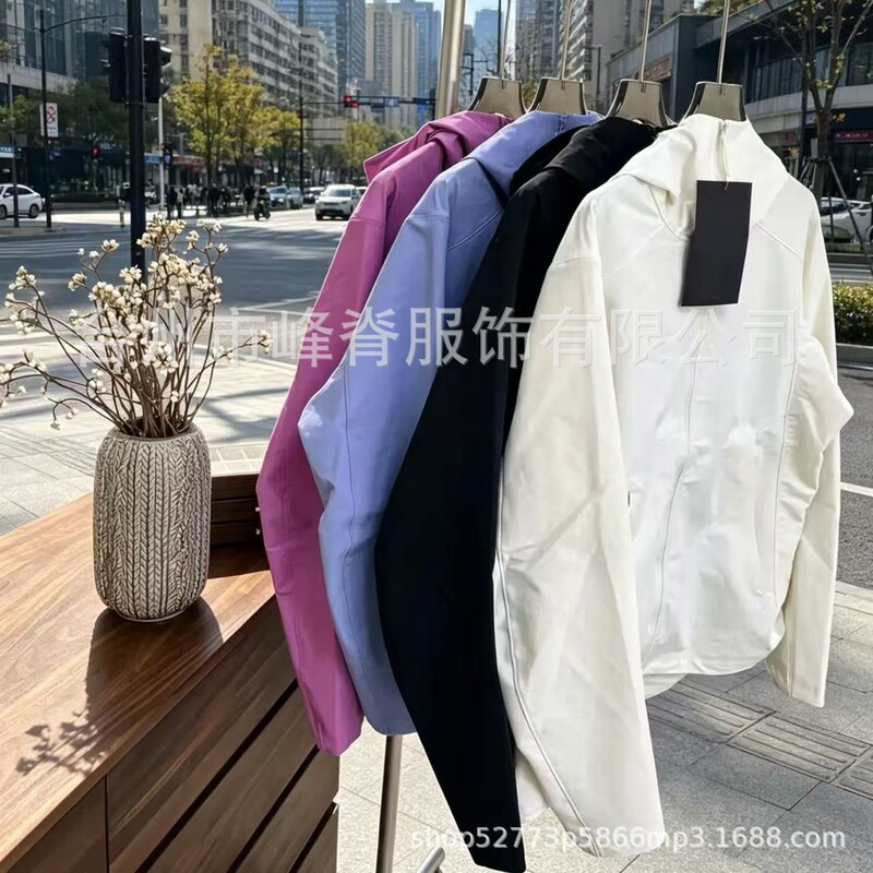 Bird's Same Style Gamma Hoody Soft Shell Jacket, Windproof and Rainproof Outdoor Casual Jacket, Solid Color Women's Model