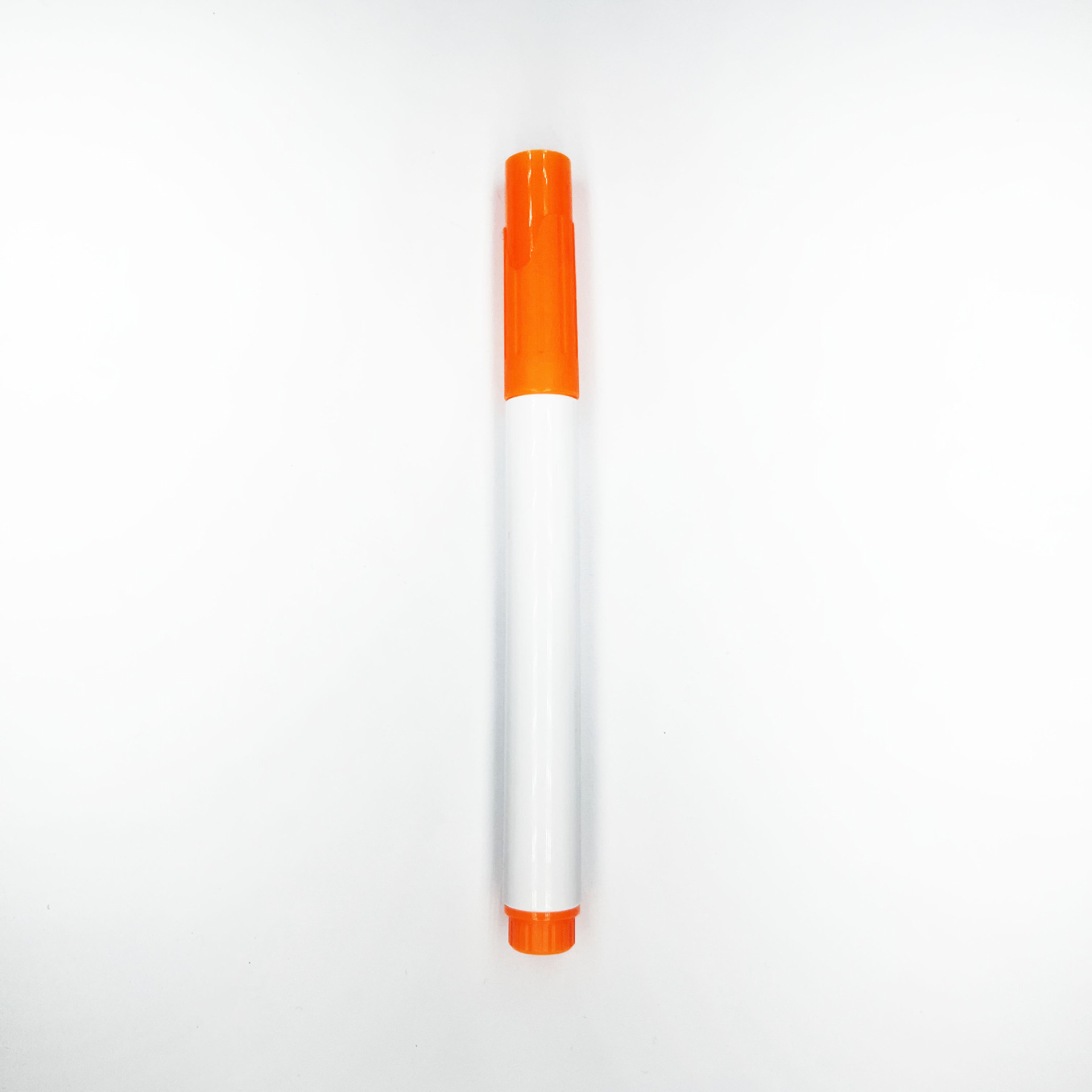 Cross-border pizarra pluma borrable pizarra Pluma sin logotipo blanco negro líquido tiza a base de agua libre de polvo tiza