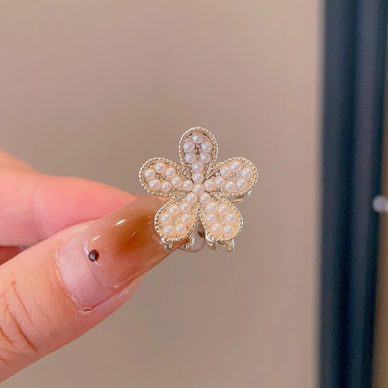 Nuevo medio lazo pelo pequeño clip simple tiburón clip accesorios para el cabello para las mujeres Pequeño clip de metal tamaño pequeño perla horquilla rota 2024