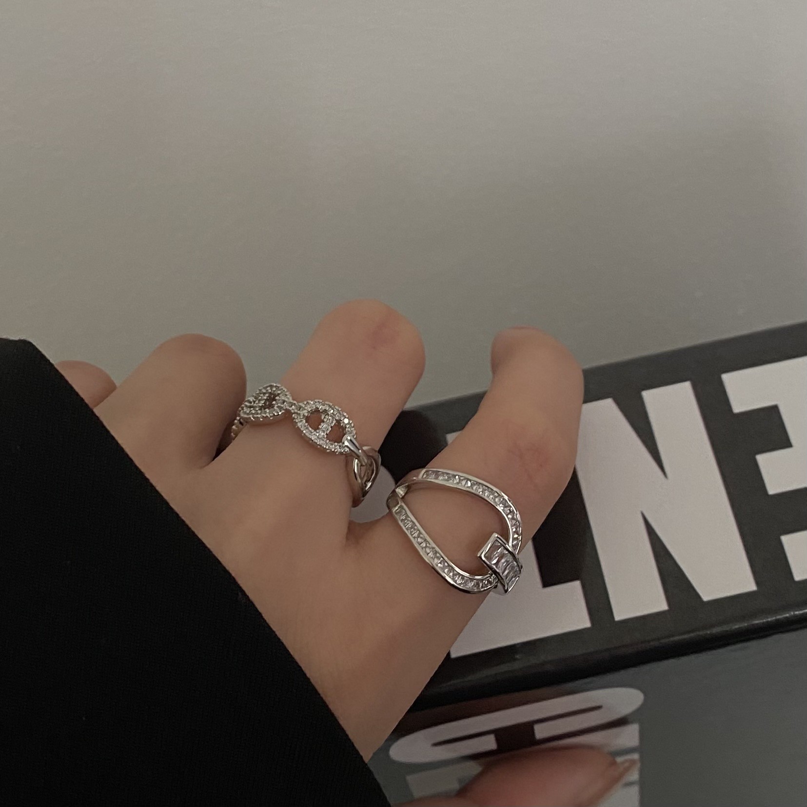 Anillo de circonita de perlas de viento ins, nicho femenino, sentido de alta gama, simple y ligero, anillo de novia de lujo, anillo de apertura de temperamento al por mayor