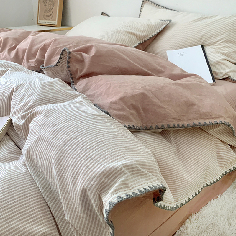 Verano simple algodón de cuatro piezas de algodón 2025 nuevo estilo sábana funda edredón dormitorio de estudiantes ropa de cama de tres piezas