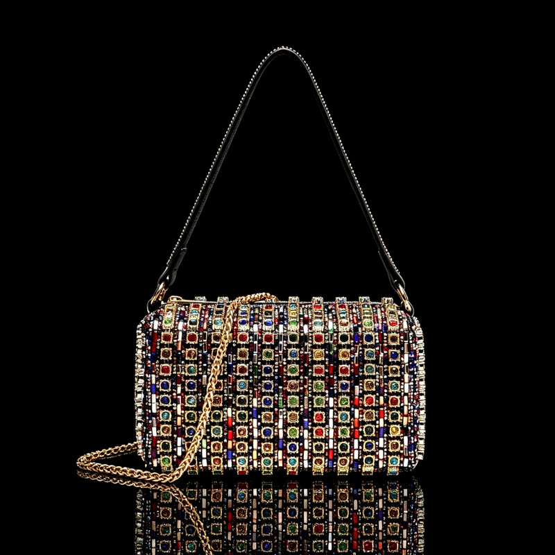 In-stock at the Guangzhou factory, this elegant evening clutch bag is a fashionable diamond-embellished handbag with a European and American high-end feel for ladies In-stock at the Guangzhou factory, this elegant evening clutch bag is a fashionable diamond-embellished handbag with a European and American high-end feel for ladies
