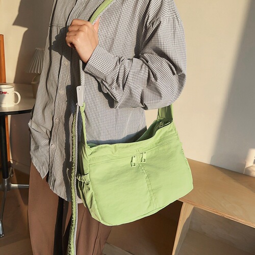 2025 New Sunscreen Waterproof Lightweight Smart Camping Bag with Multiple Pockets Large Capacity Casual Versatile Shoulder and Crossbody Bag for Women