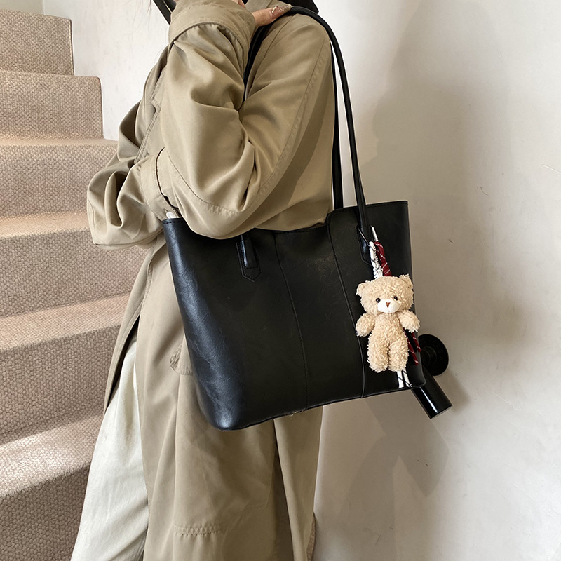 Bolso de trabajo de alto nivel, invierno 2024 nuevo estilo versátil bolso de hombro bajo la axila, bolso popular de este año