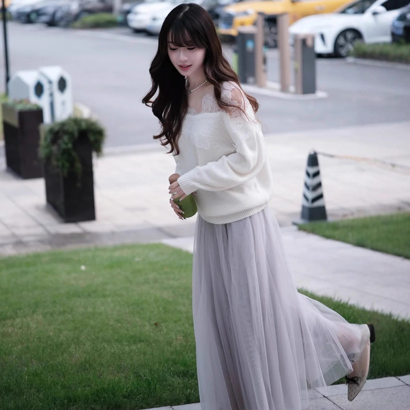 [Huilin] 25 Early Spring Japanese Style Cross-Border Sweet Off-Shoulder Lace Splicing Half Turtleneck Knitwear 25Ab030
