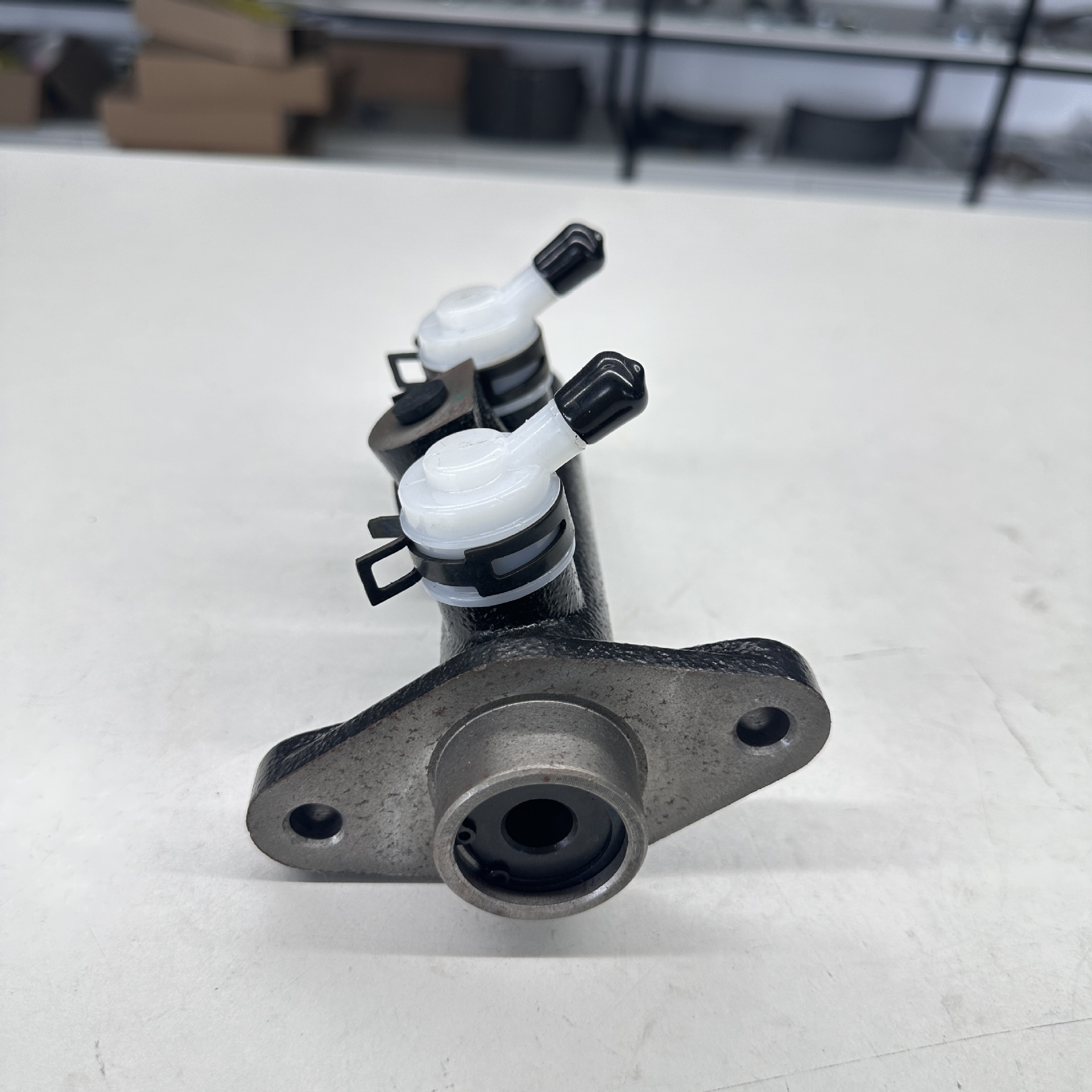 Suitable for Mitsubishi L300 1991-2003 Brake Master Cylinder Brake Master Cylinder Mb407063