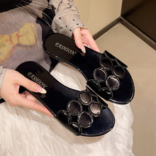 �r�н�ɫһ����ЬŮ���⴩С���OӋ�����e��Ьƽ�כ���Ь