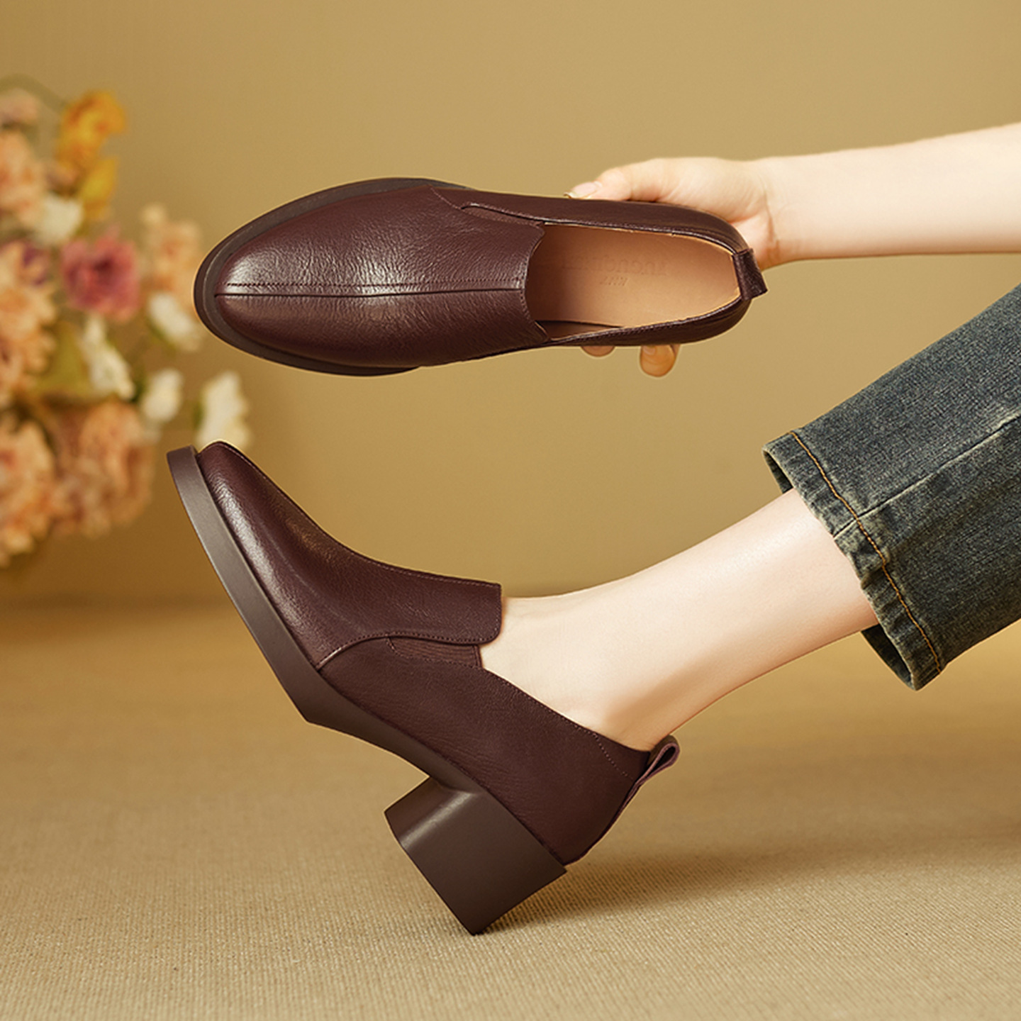Giày da cừu nữ mũi nhọn gót vuông 5 cm, phong cách công sở đơn giản — màu nâu