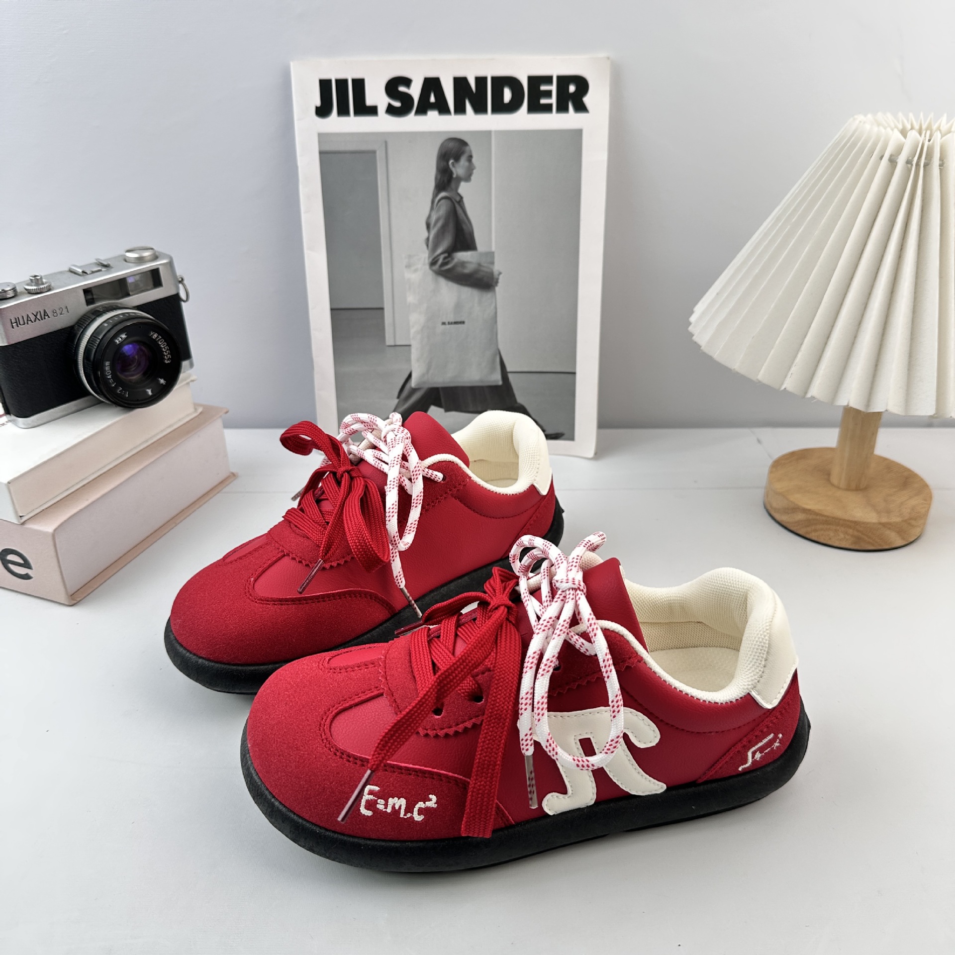 Yuanbo ligero zapatos de entrenamiento de Alemania para mujeres 2025 otoño nuevo estilo versátil coreano zapatos de lona para mujeres zapatos de skate casuales