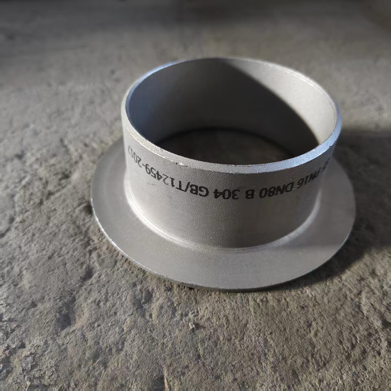 批发DN350国标碳钢翻边不锈钢冲压翻边松套法兰焊接翻边304冲压件