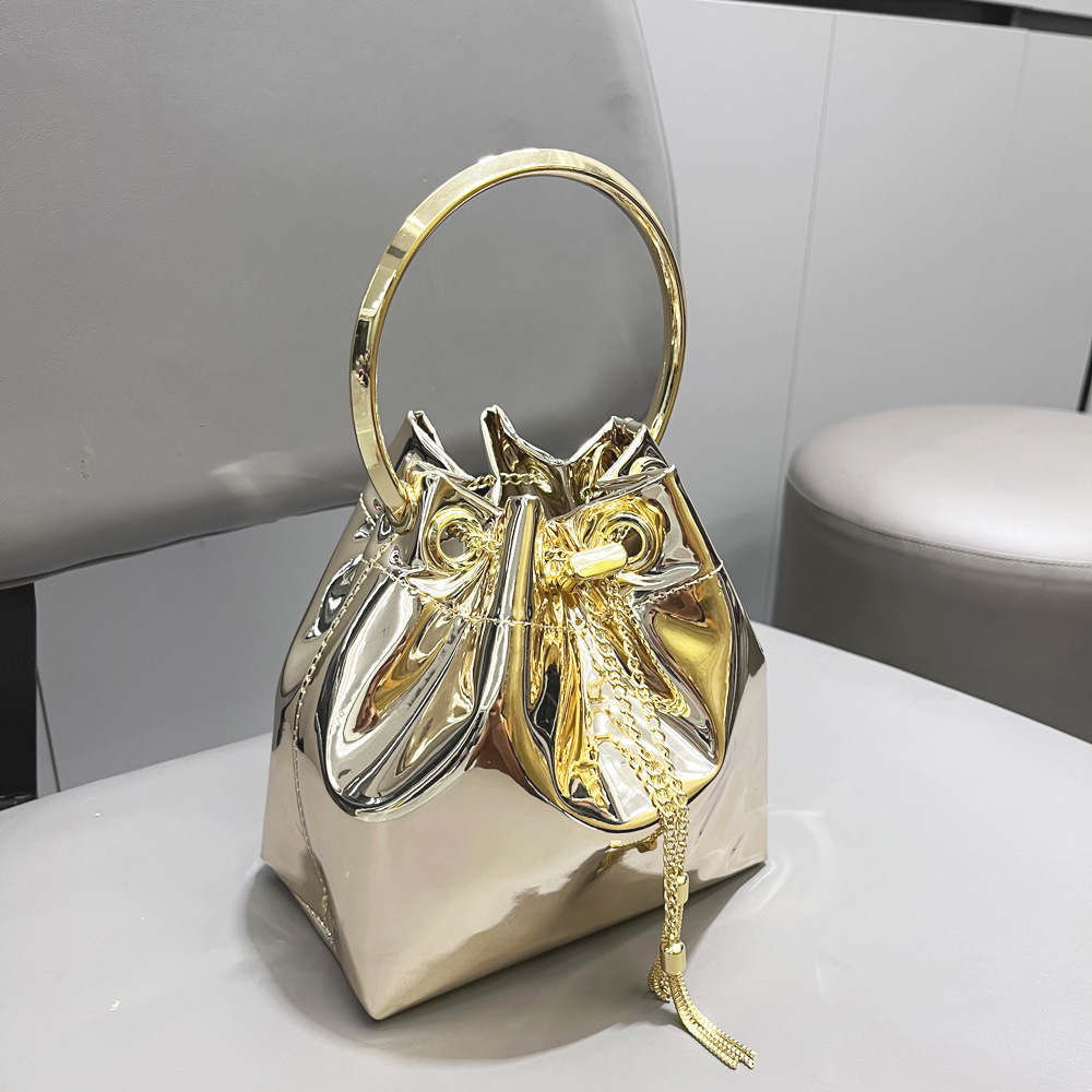 Borsa a tracolla da donna in stile transfrontaliero europeo e americano con catena in metallo, ideale per il commercio estero._voghion.com