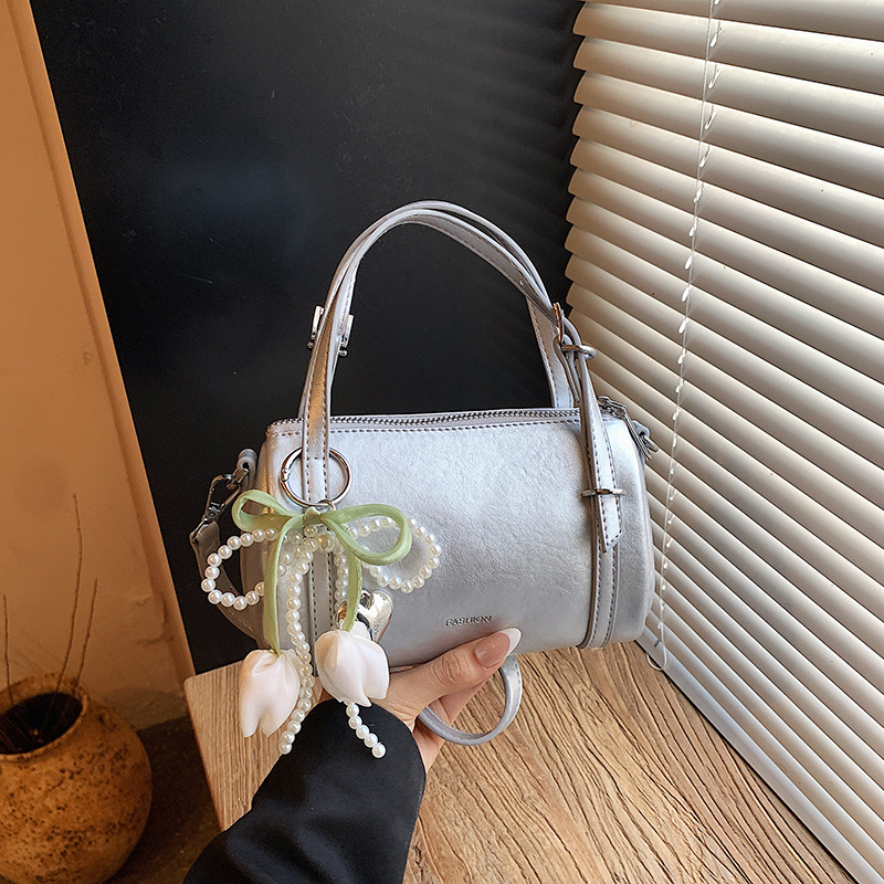 Bolso coreano de Boston para mujeres 2026 nueva moda de verano de hombro mochila sensación diaria bolso de almohada de plata image 1