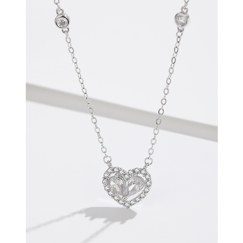 925 plata esterlina collar de amor de piedra de diamante de lujo ligero de verano para mujeres nicho de diseño de alta sensación de cadena de clavícula Qiuyi regalo