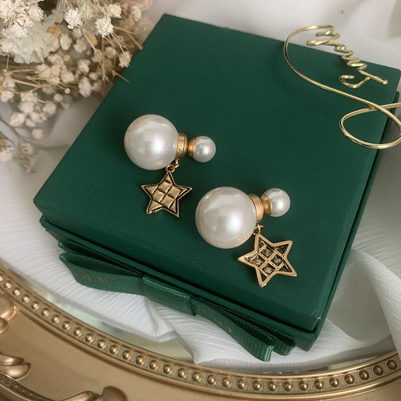 Retro Double-sided Pearl Star Earrings display picture 3