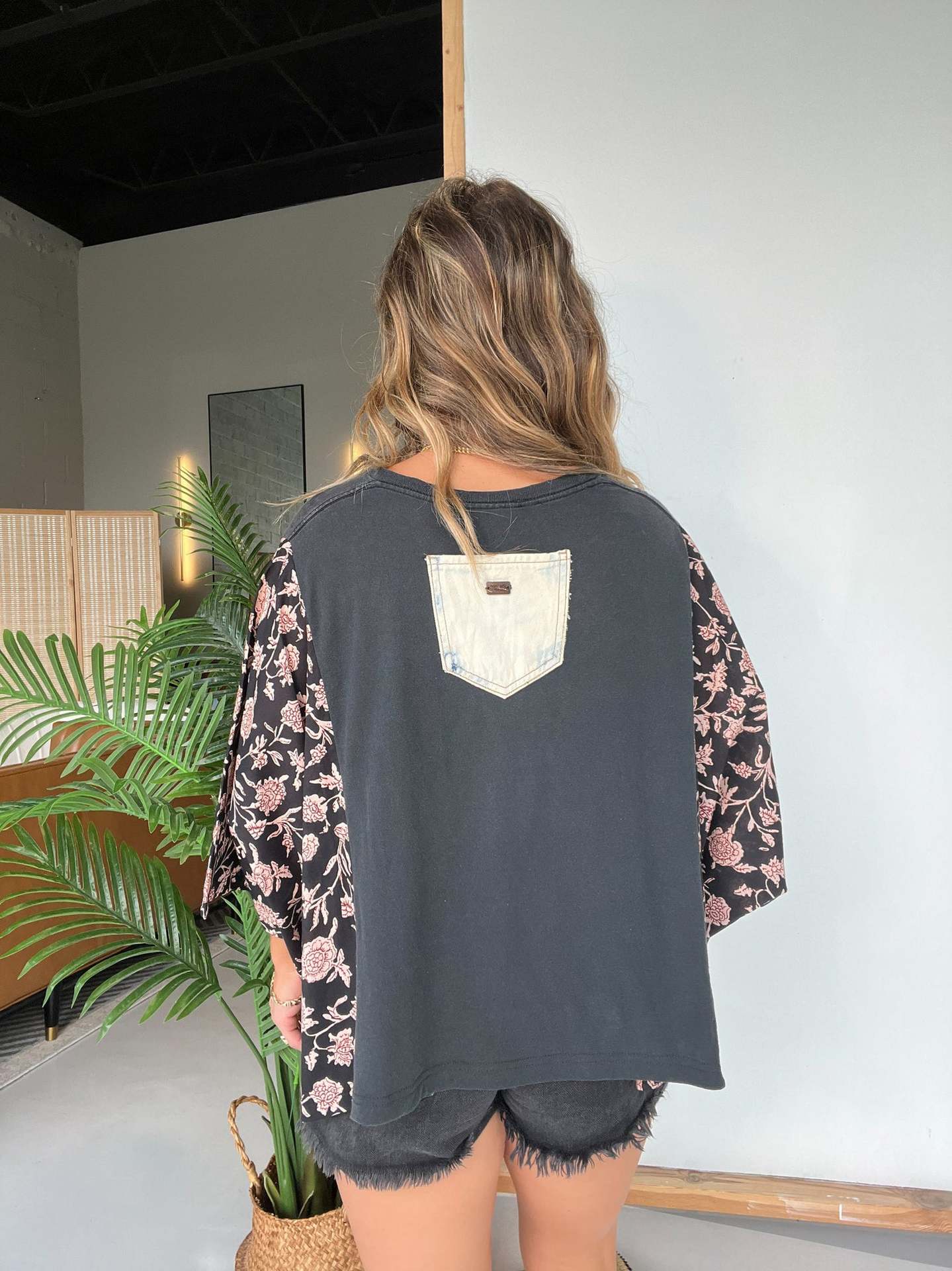 218g Weight Long Sleeve Sleeve Length Pullovers Placket Type Polyester Fabric Type Long Top Length T-shirt Tops Type Daily Occasion Round Neck Neckline Loose Fit Type Animal, Vocabulary Words/Name, Flower, Mushroom, Skull Pattern Summer Season Women's Gender Casual Style Wholesale Women's Polyester Casual Animal Vocabulary Words/Name Flower Long Sleeve T-Shirts 25