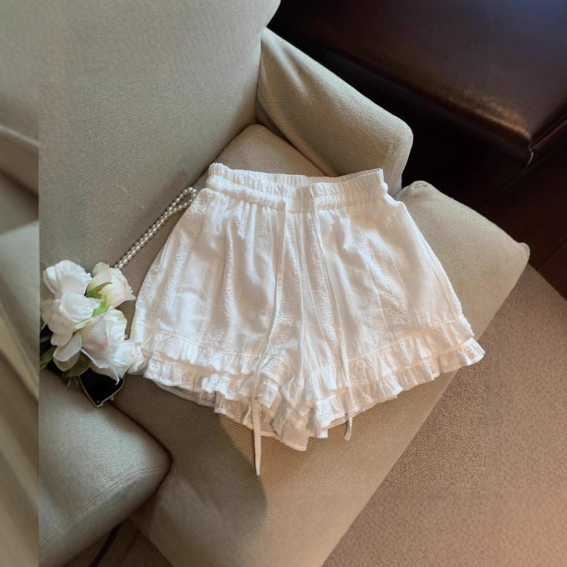 2025 New Fashion French Lace Wide-Leg Pants for Women Summer Loose Casual Bottoming A-Line Shorts Hot Pants 2025 New Fashion French Lace Wide-Leg Pants for Women Summer Loose Casual Bottoming A-Line Shorts Hot Pants