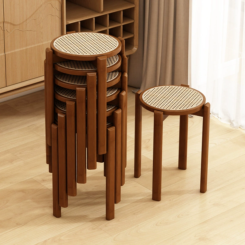 Нанджу табуретки из ротанга можно сложить в гостиную