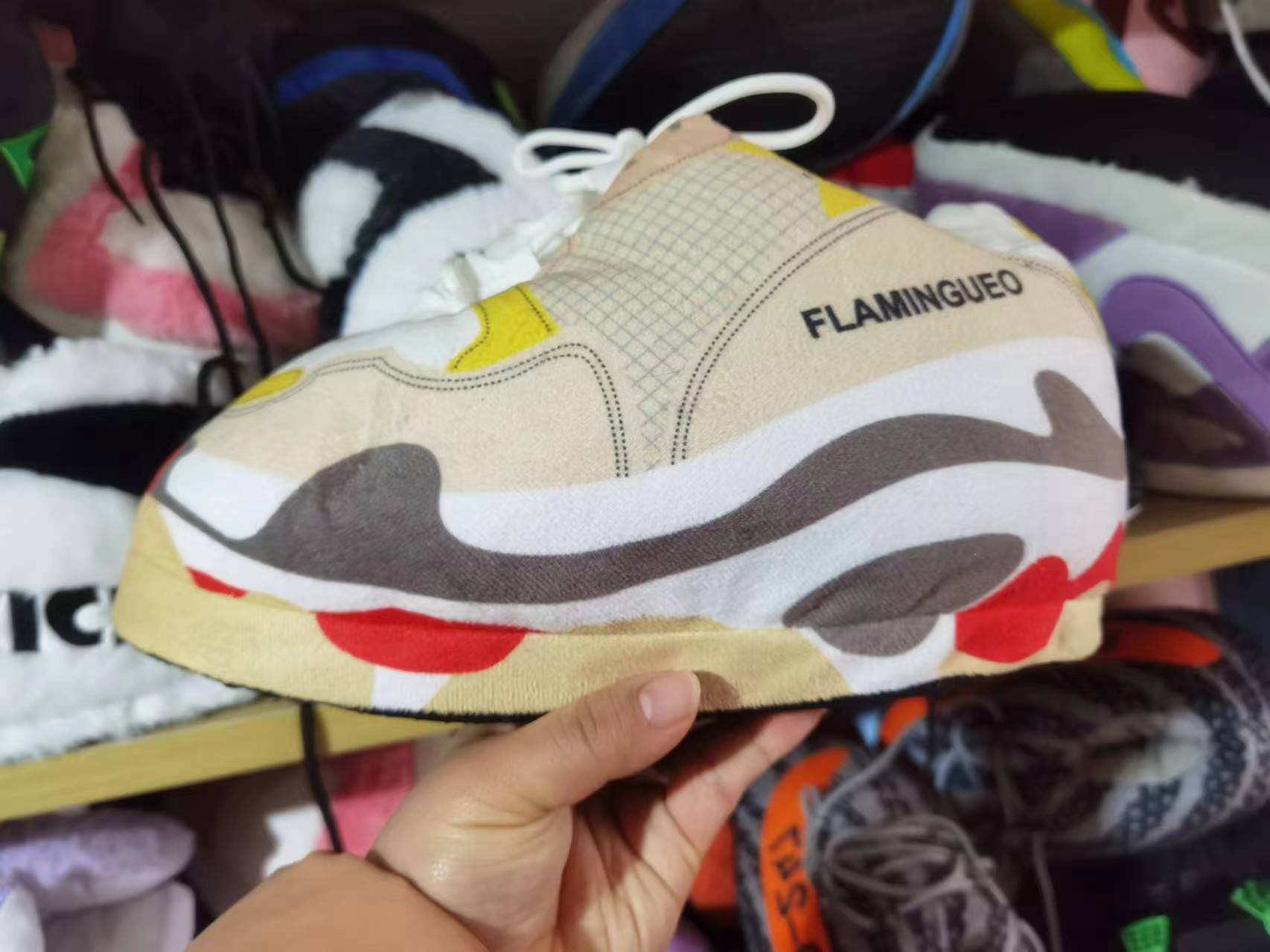 Tiktok mismo estilo parodia zapatos de grasa Coco pareja Zapatillas de algodón volver al futuro casa piso Kang hebilla 1 zapatos de algodón