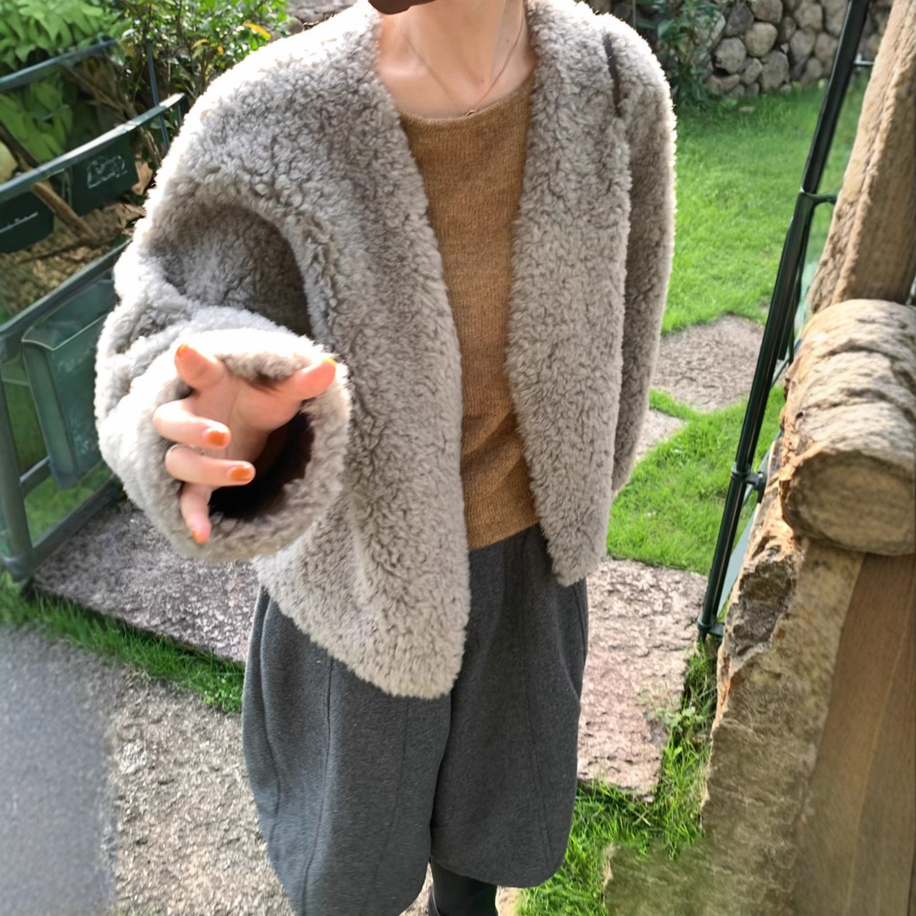 韩版宽松显瘦百搭V领毛绒感羊羔毛外套女2025秋冬100羊毛新款