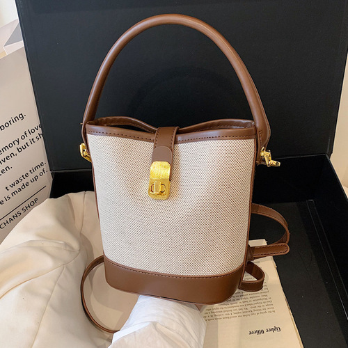 今年流行超火小众包包2024新款女包夏天洋气百搭斜挎包手提水桶包