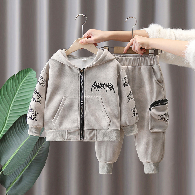 7090 traje de primavera para niños 2025 nueva chaqueta con capucha de primavera para niños ropa deportiva de primavera de dos piezas de moda