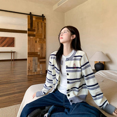 复古条纹长袖针织衫女2025秋季新款宽松休闲百搭毛衣外搭开衫上衣