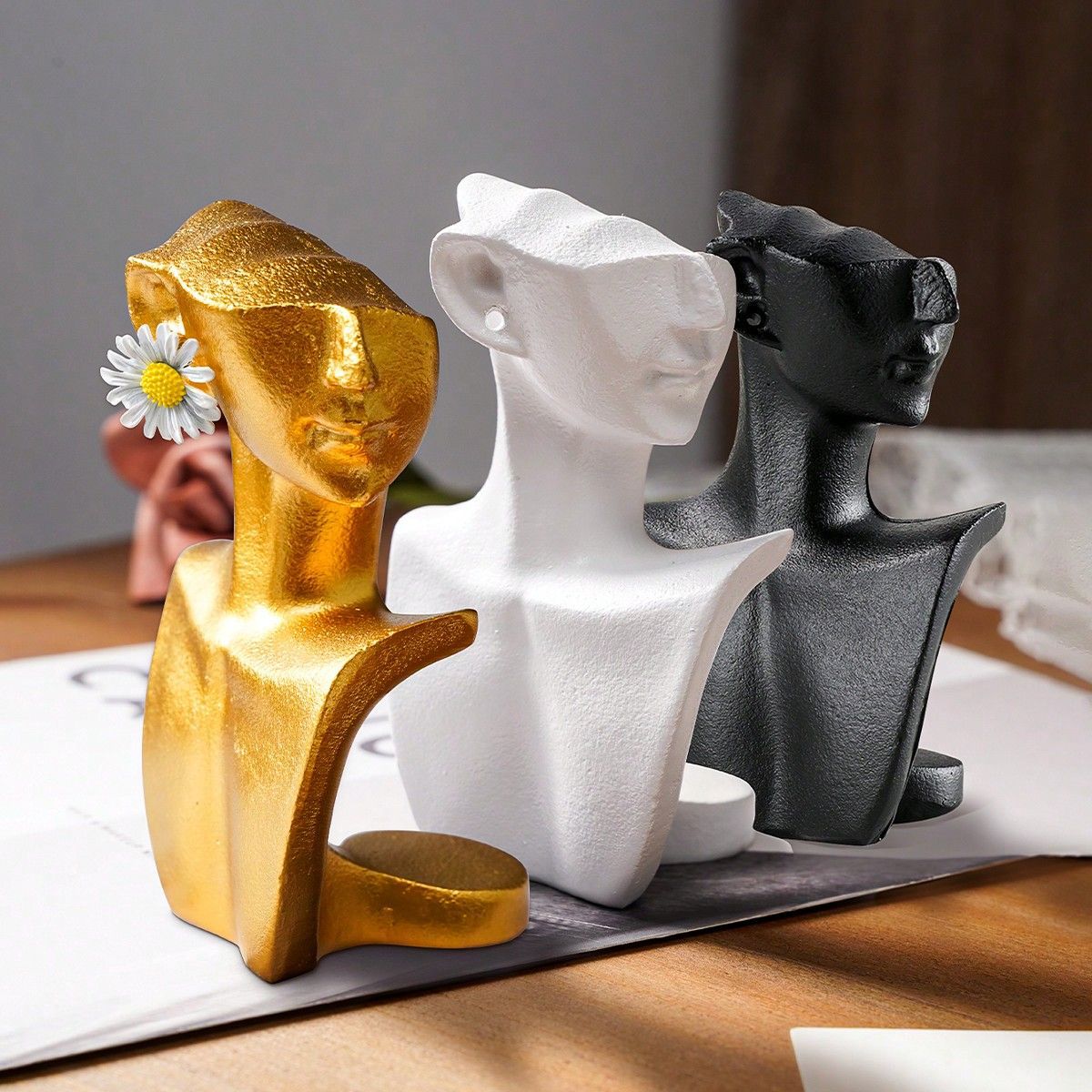 Abstract Side-Profile Figure Resin Crafts Home Decor White Black Gold Tv Cabinet Decorations