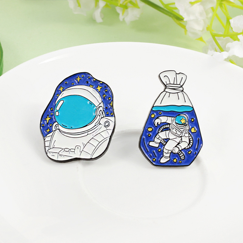 Astronaut Pattern Cartoon Style Pin Astronaut Alloy Enamel Unisex Brooches